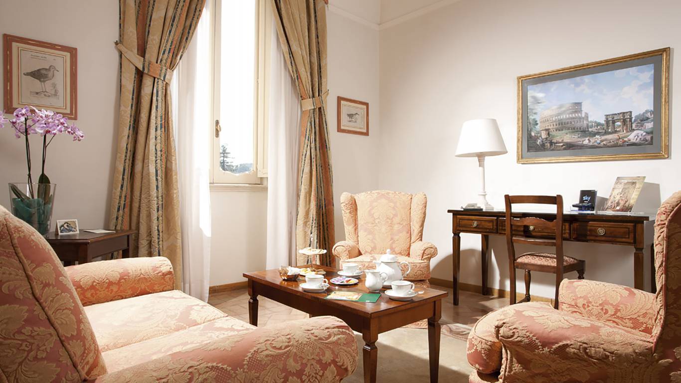 Hotel-Villa-Grazioli-Grottaferrata-SUITE--SALOTTO-suite Hotel-Villa-Grazioli-Grottaferrata-SUITE--SALOTTO-suite