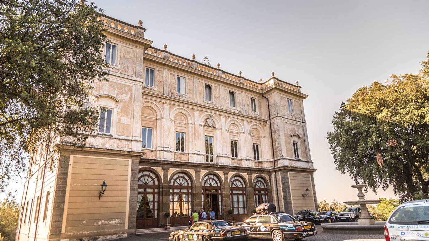 Hotel-Villa-Grazioli-Grottaferrata-VILLA-CON-AUTO-RALLY Hotel-Villa-Grazioli-Grottaferrata-VILLA-CON-AUTO-RALLY