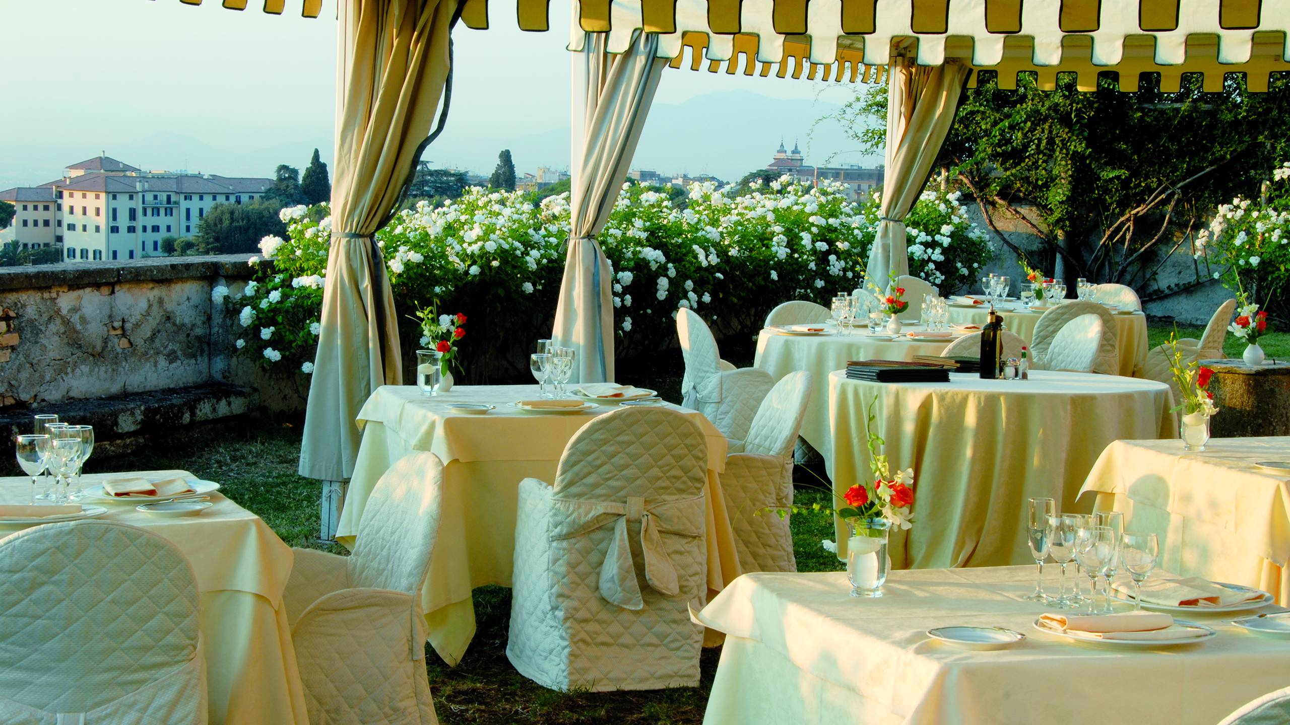 Hotel-Villa-Grazioli-Grottaferrata-Garden-Restaurant-photo