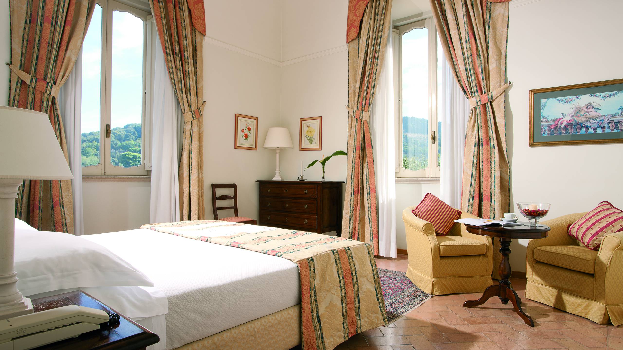 Hotel-Villa-Grazioli-Grottaferrata-Suite-bedroom