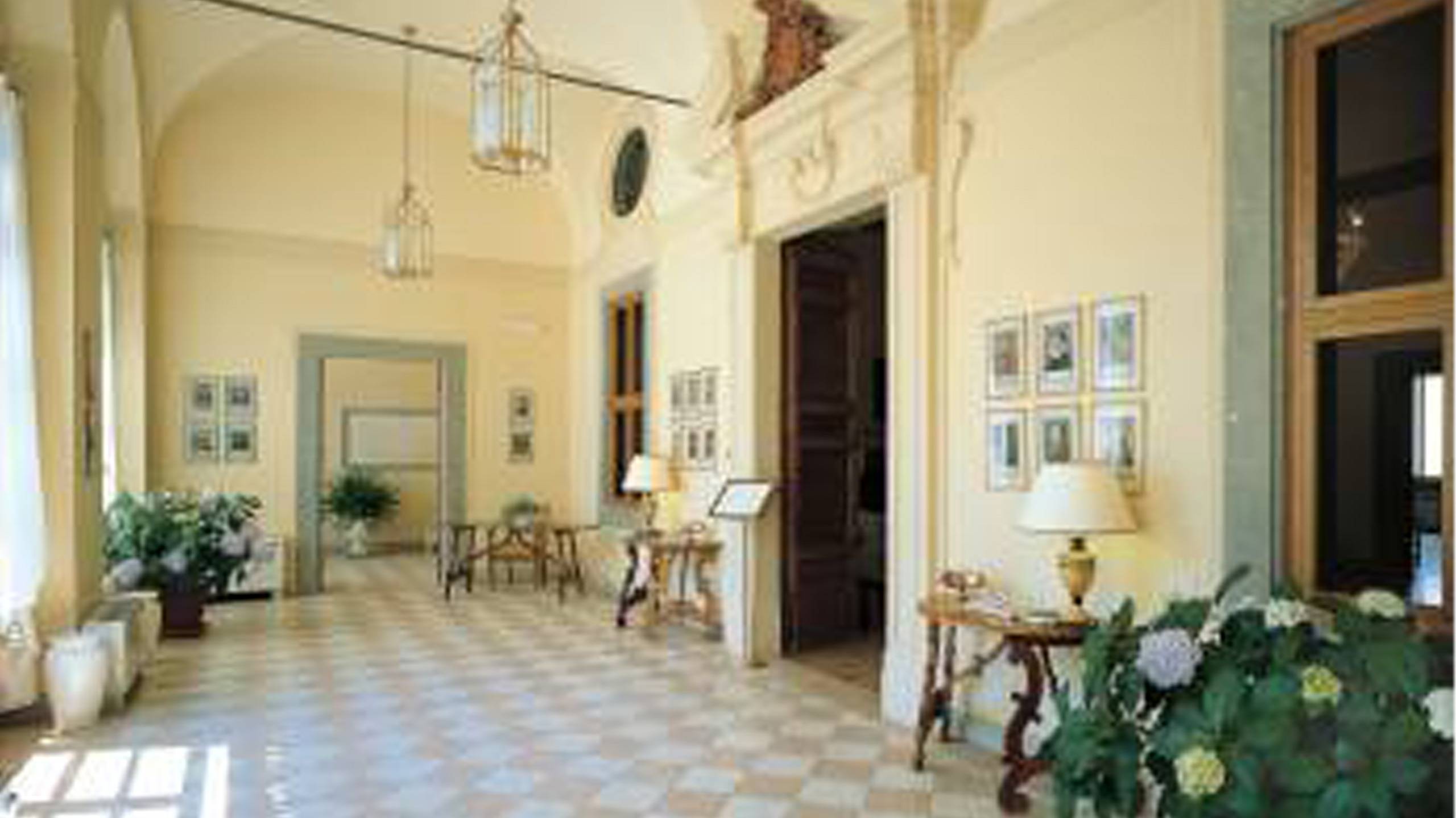 Villa-Grazioli-Park-Hotel-Grottaferrata-ENTRATA