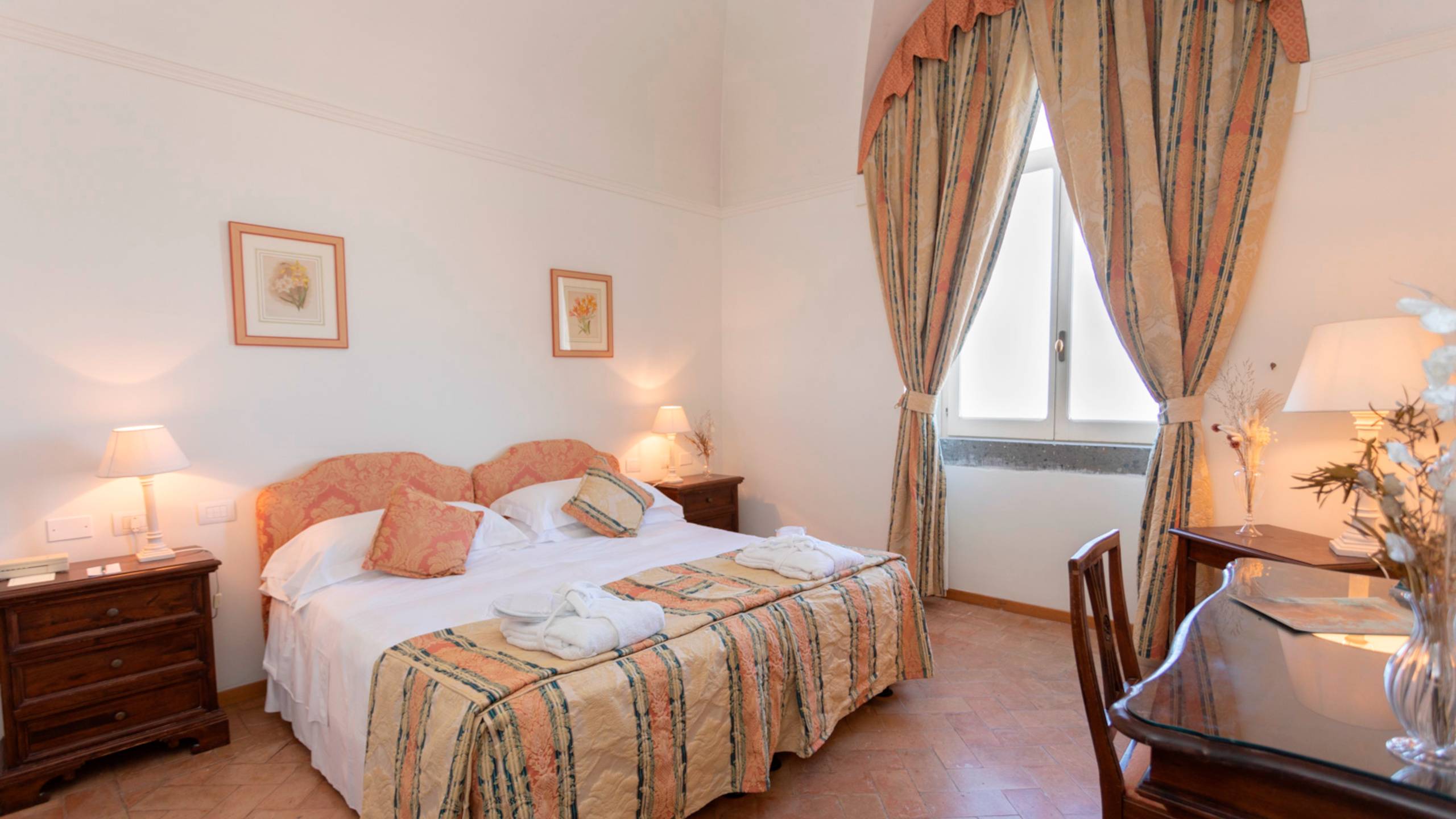 Hotel-Villa-Grazioli-Grottaferrata-deluxe-room-L1120204